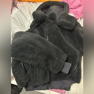 Alo jacket fuzzy perka